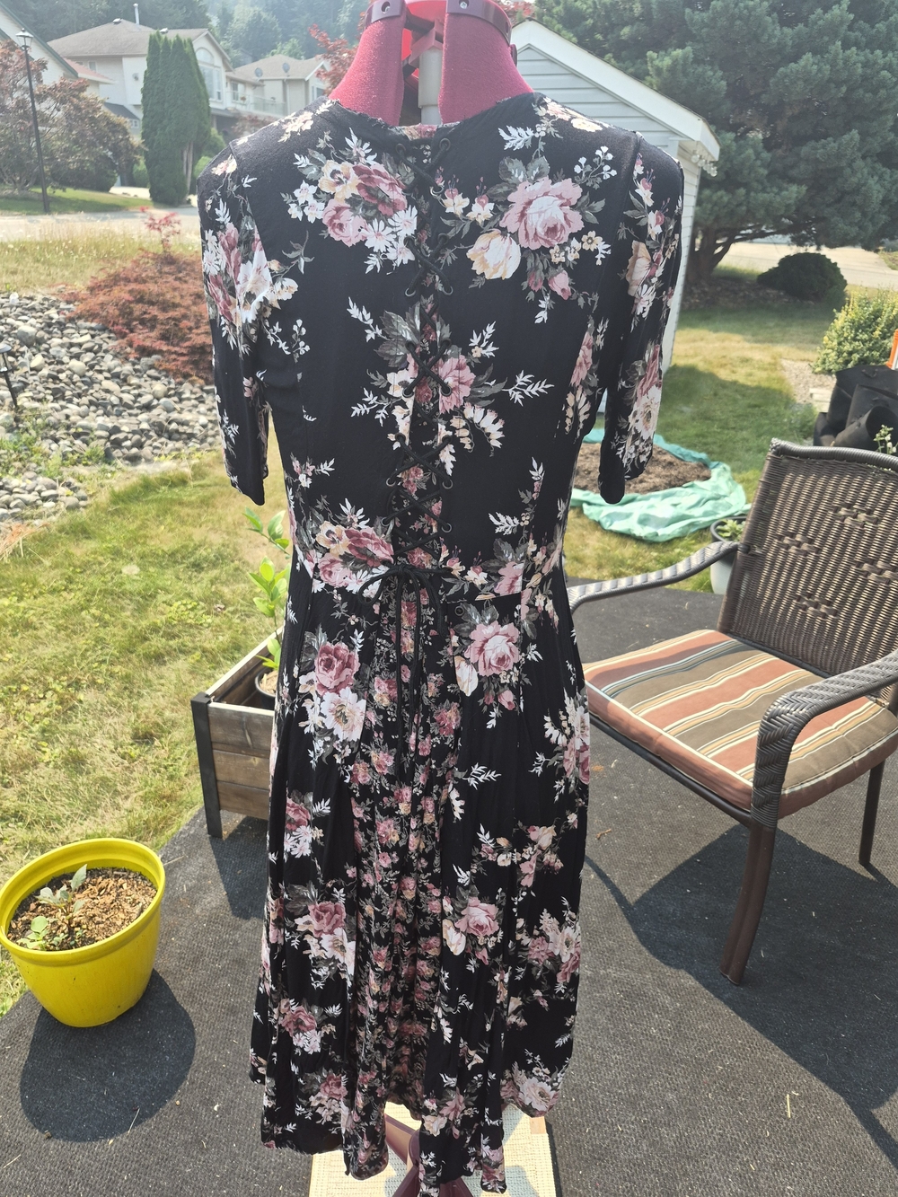 Vintage 90s Romantic Lace-Up Black Floral Midi Dress with Pink Roses - Picture 2 of 10